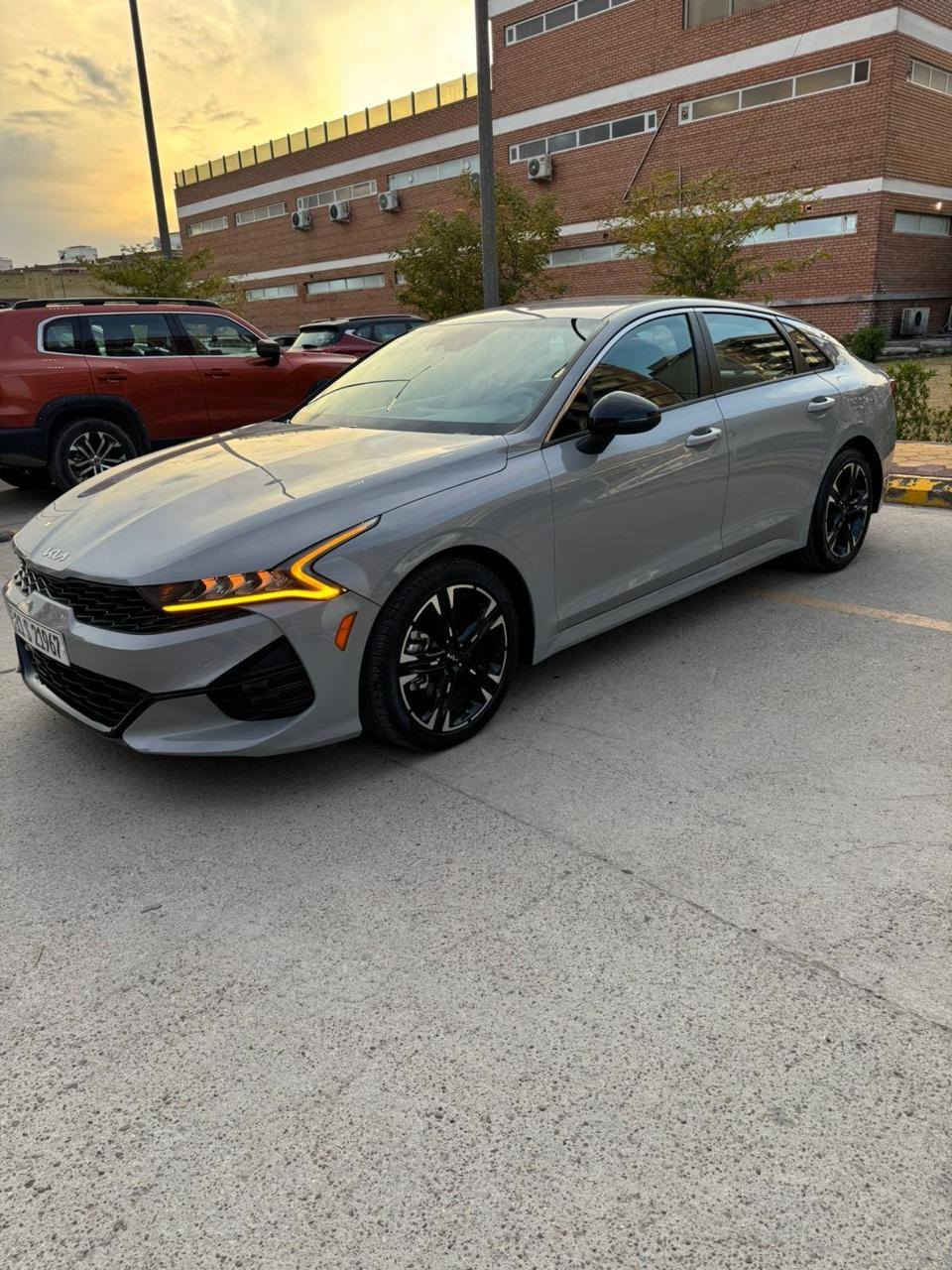 كيا k5 جي تي لاين 2022 
عدا الفتحة وارد امريكي   
ماشيه 24 حقيقي بدون ايرباك
 حادث خلفي محرك 1600 تيربو 
 والسونار مرفق بل صور 
السيارة ابسمي مكان بغداد حي الجامعة

رقم صاحب سيارة ***********
