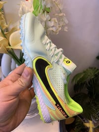 حذاء رياضي تارتان محبب فيتنامي اصلي وعلفحص جديد غير مستخدم قياس 39 الس...