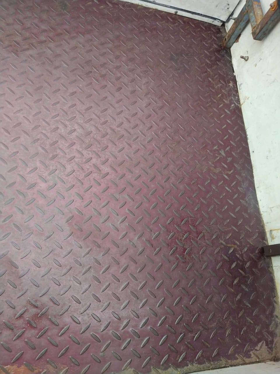 السلام عليكم ستوته موديل 2018 محرك نضيف  منفيس  2025 كهربايات كلها شغاله ستوته جهزه *********** مكان موصل نبي يونس السعر مليون 300
