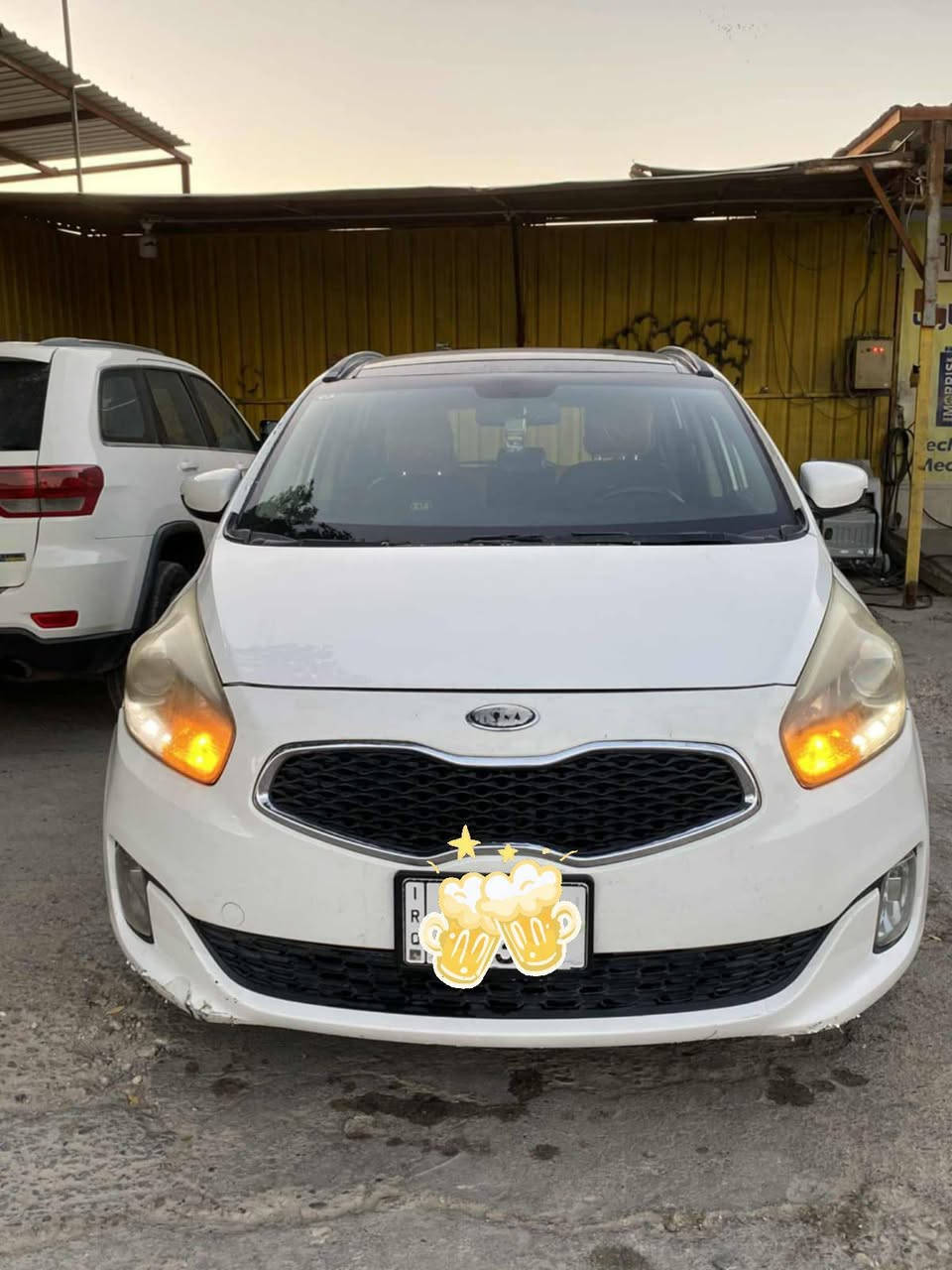 كيا كارنز موديل 2014 بغداد دولي باسمي هزه فحص جديد ابيض اللون  7 راكب محرك 2000 دوش خليجيه مكفوله من الصبغ والتبديل بيه بارد بسيط تدفئه تبريد حساسات ستيرن شاشه وكامره وحساس خلفي طخم تاير قماره بونرامه ..لايت كشاف ماشيه 180 السياره جاهزه من كل نقص العنوان بغداد الشعله السعر 135 وبيه مجال حك العمله الاتصال ***********
