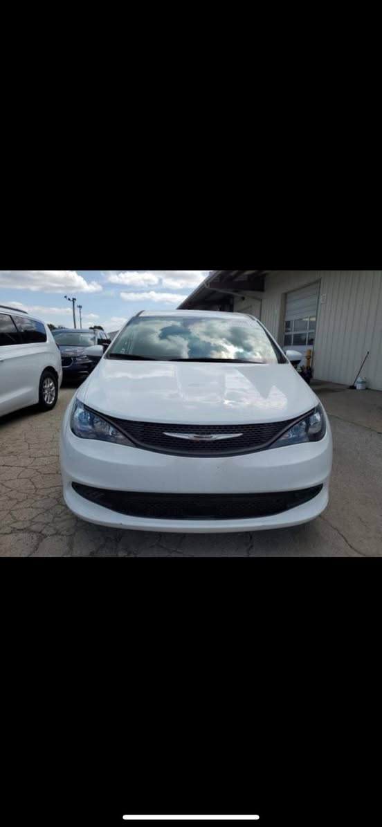 بسم الله الرحمن الرحيم
كلايسلر فيوجر 
موديل 2023 
السياره زيرو 
وارد امريكي تقرير مياء امطار قطره ماء ما داخل 
العنوان ديالى بعقوبه 
السعر 235 بدون رقم واذا مرقمه 255
***********
