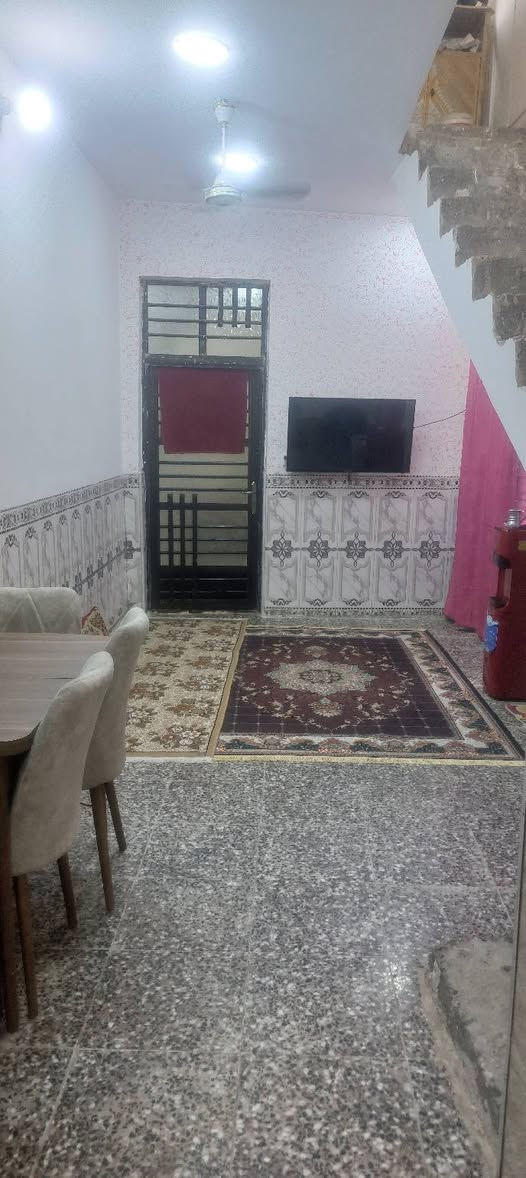 ياالله
بيت للبيع المساحة(١٠٠) متر البناء طابوق 
طابق واحد المكان بداية الدسيم الفتحه مال قطاع ٧٢ بضهر المتنزه أول فرع عاليسار السعر 60 وبي مجال إن شاءالله 
ملاحظة/ يرهم مراوس بگاع أو بيت مع الفرق حسب القناعة للإستفسار الإتصال على الأرقام 
*********** واتساب 
***********
