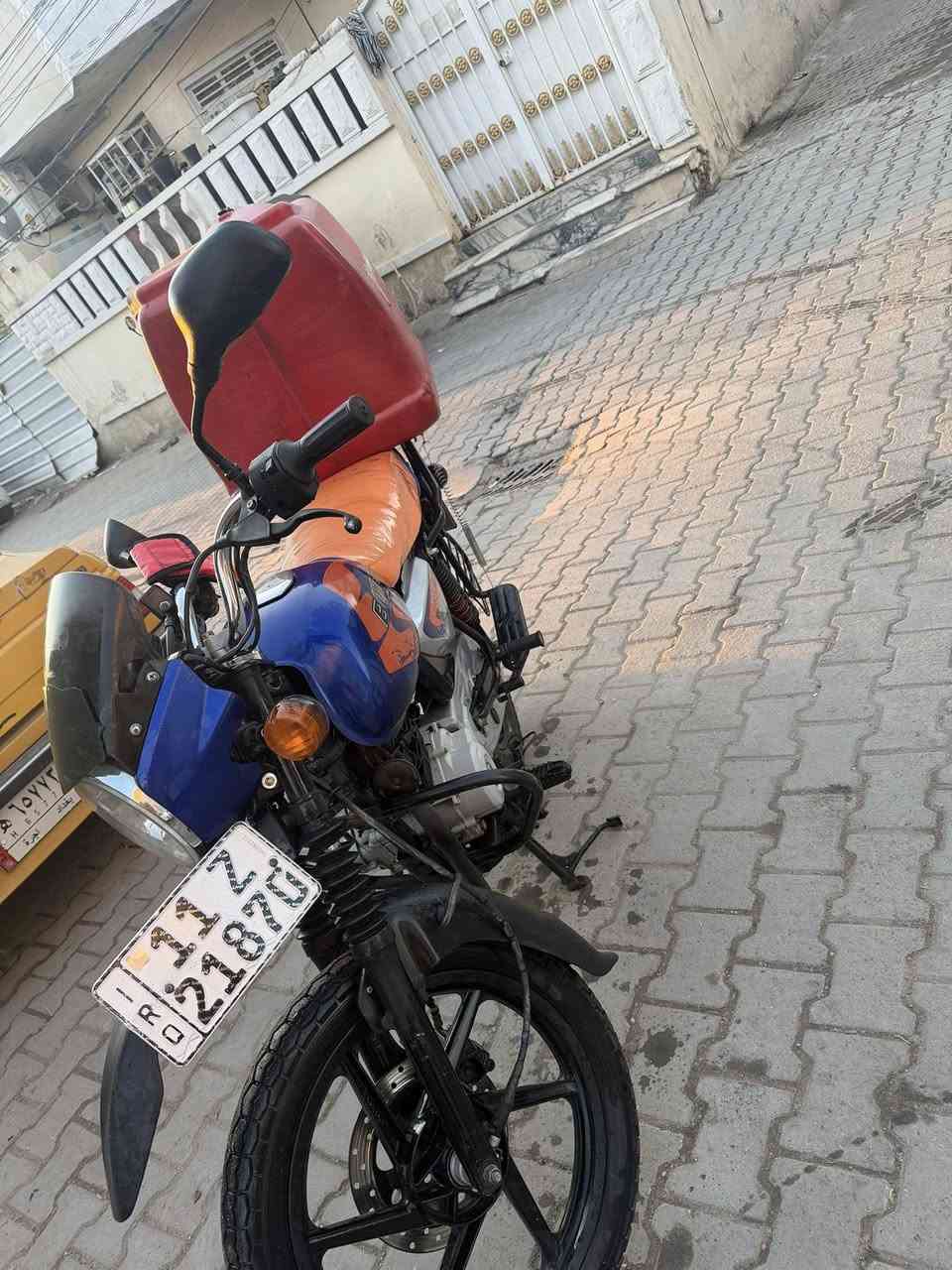 السلا عليكم دراجة بوكسر جبلي لبيع مرقمه بسمي
موديل 2023 دراجه لا مجفته ولاشي وممشتغل بيه دلفري هواي تجي تشوف دراجه تحويل ثاني يوم سعر مليونين وميه وبيه مجال ***********
