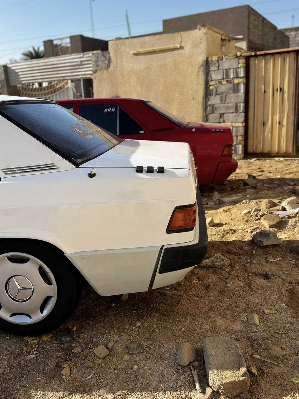 السلام عليكم
للبيع 
3 مرسيدسات للبيع

مرسيدس دب 1991 رقم دهوك دولي 
مكينه وكير بطه 2500 جدد
حداديه جديده 
تخم تاير جديد 
تبريد شغال
سلايت روف شغال 
اريل كهربائي 
سنتر لوك شغال
جاهزه مجهزه 
مصبوغه عام جماليه 
السعر 77 وبيه مجال
____________________
مرسيدس 190 طيارين 1991
رقم قادسيه دولي 
مكينه وكير ونجي ناعم جديد 
حداديه جديدة
اريل كهربائي
سنتر لوك شغال
مصبوغه جماليه 
تخم تاير جديد
كهربائيات كله شغاله
جاهزه مجهزه 
السعر 60 وبيه مجال
____________________
مرسيدس 190 طيارين 1991
رقم اربيل دولي
مكينه وكير رأس الثور
حداديه كله جديده
تخم تاير جديد
تبريد شغال
سنتر لوك شغال
اريل كهرباء 
مصبوغه عام جماليه 
جاهزه مجهزه 
السعر 65 وبيه مجال
للاستفسار 
***********
***********
مكاني الديوانية طريق السنية السياحي @
