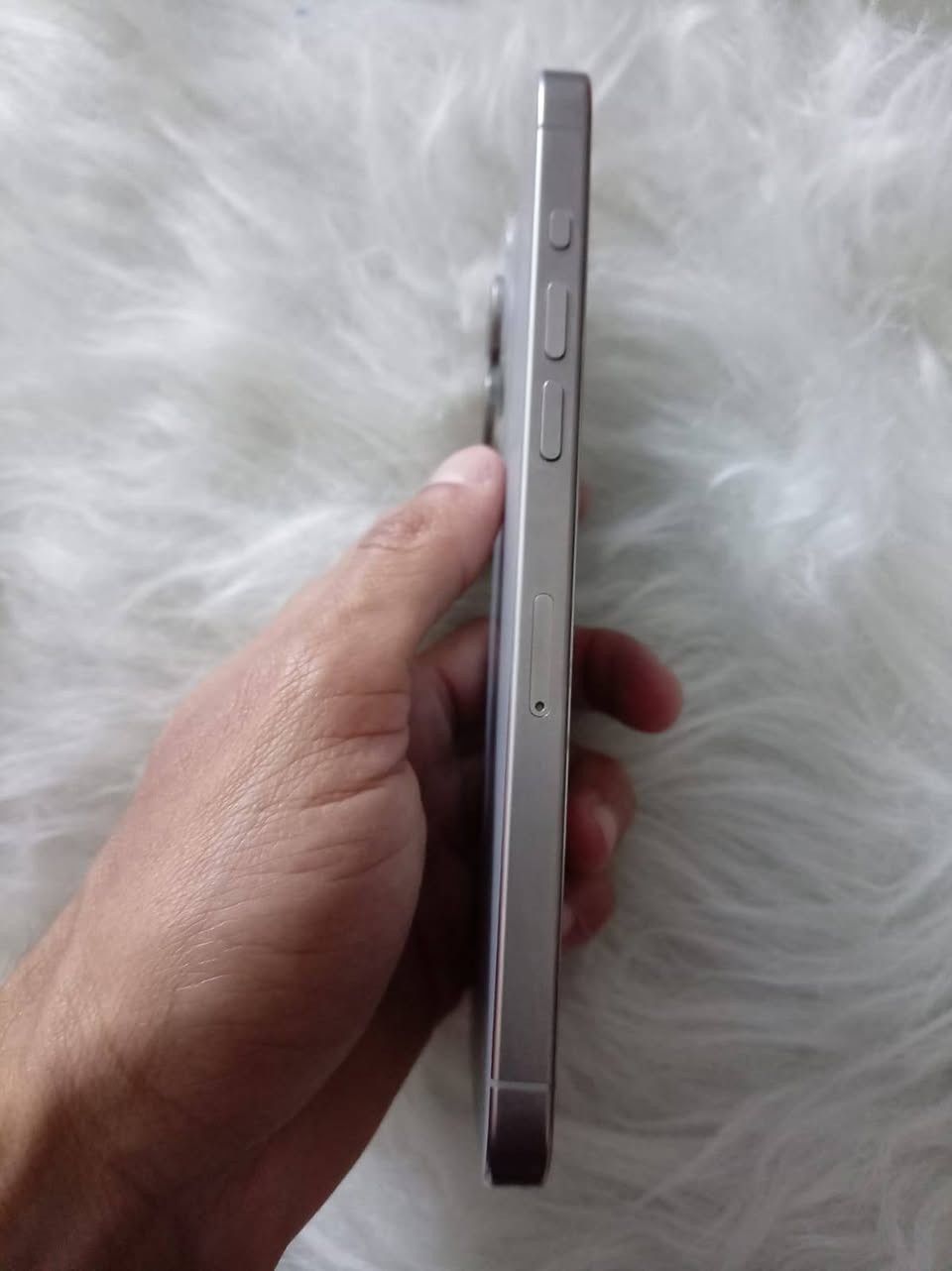 ايفون ١٥ برو ماكس نضيف كلش  بطاريه ٨٧ ذاكره ٢٥٦ للبيع اليحب يتصل *********** سعر خاص سعره حلو
