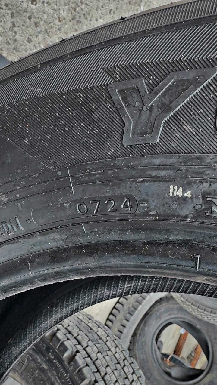 السلام عليكم وصل تاير  جديد بلادي قياس 265/65/18 سعر زوج 160$
متوفر توصيل لجميع المحافظات مكاني بغداد كراده مجمع مشن 
*********** 

‭
