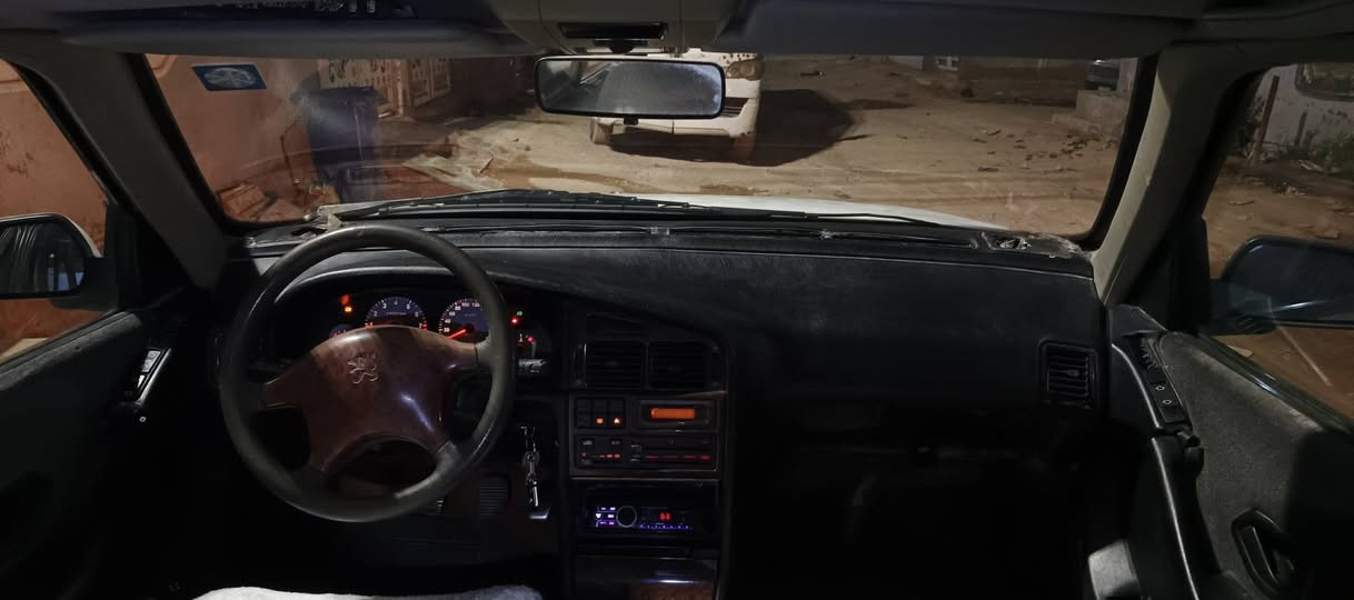 سلام عليكم بارس ٢٠١٢ بيها قطعتين صبغ 
سيارة جاهزة گير مكينة حدادية تبريد (التبريد شغال بس كتف الفان عطلان شرط وبجوز اسوي ) بيها نواقص بسيطة كلش مثل فيوز اشارة درايمات رقمها بصرة دولي راعيها يمي بالنجف ومكان السيارة نجف 
السعر ٤٢ وبيها مجال 
التواصل تريد ع الخاص تريد هذا رقمي 
وبيكم خير وتدللون 
***********
