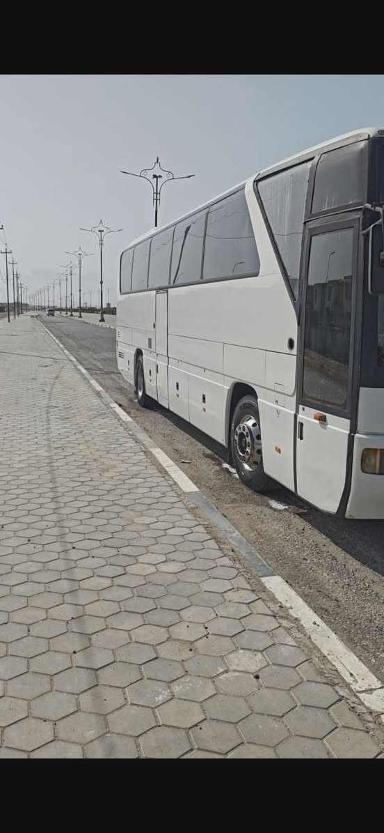 350وسطانيه موديل 2001جاهزه الخير تخم تأير حداديه تبريد تدفئه سبلت مناميه وتدفئه منايمه مكينه كير رقم نكليزي بي اسمي  يعني جاهزه الخير *********** سياره سعره 3,25ثلاثه وربع
