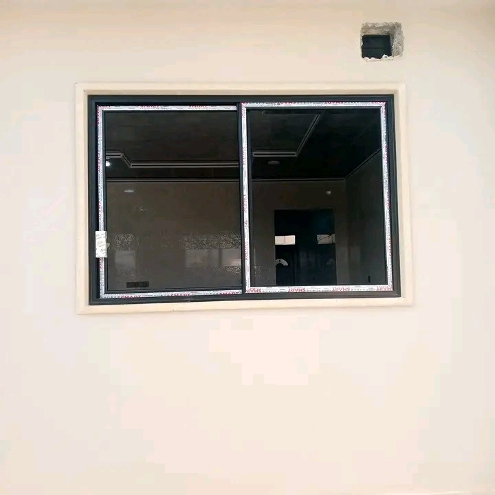 # عروض نهاية العام!
1. *شباك*
- سلايت ثلاث خطوط: 45 دولار/متر
- أبيض: 27 دولار/متر
- ألوان: 37 دولار/متر
2. *أبواب*
- أبيض: 110,000 دينار عراقي
- صاج ألوان: 175,000 دينار عراقي
3. *مواصفات*
- مواد تركية عالية الجودة
- أسعار خاصة بمناسبة نهاية العام

# معلومات الاتصال
- الهاتف: ***********، ***********
- العنوان: الموصل، الجانب الأيمن، مدخل الزنجلي، مقابل شركة الهشام للتجارة والمواد الغذائية، معمل الإبداع الهندسي.

# لا تفوت الفرصة! زورونا اليوم!
