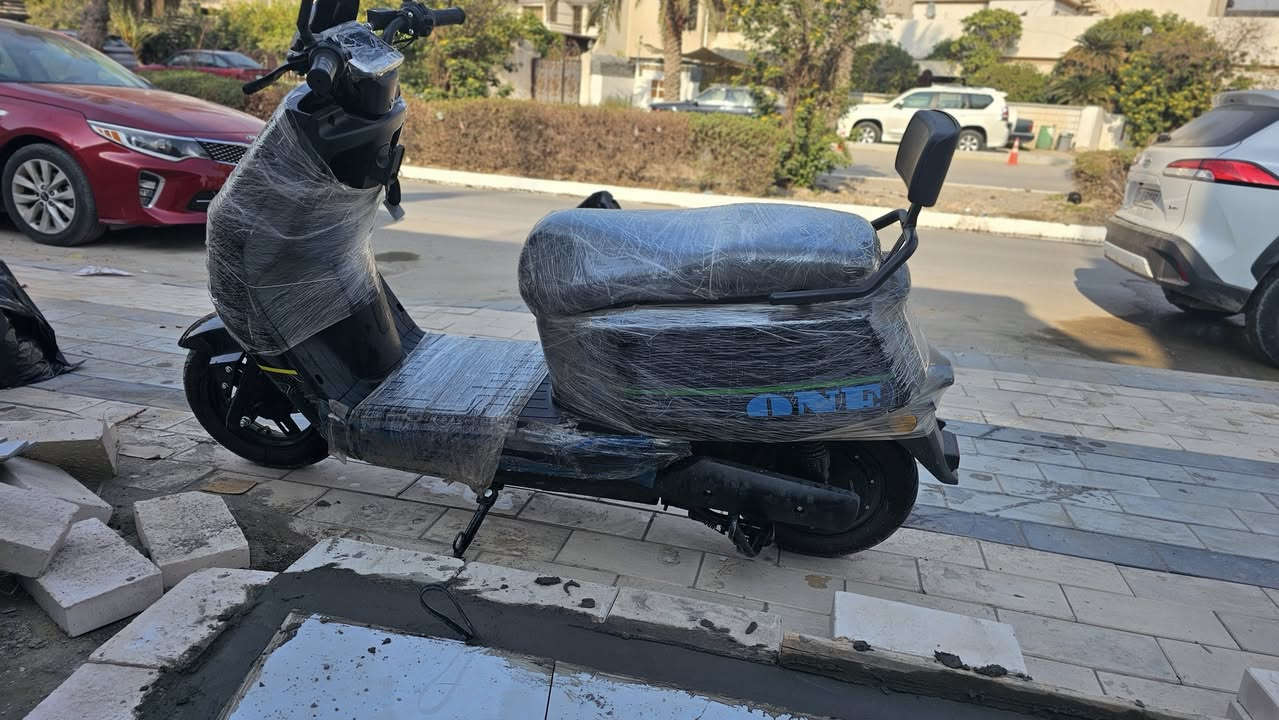 للبيع دراجة كهرباء 1800w
شحن كامل تمشي بيه 50 كم  
بعده وكالة كامل مع الشاحن 
للبيع  بسعر مليون  وسبب البيع للضرورة السفر
لتواصل ***********٧
