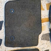 فرشة سيارة • نظيفة