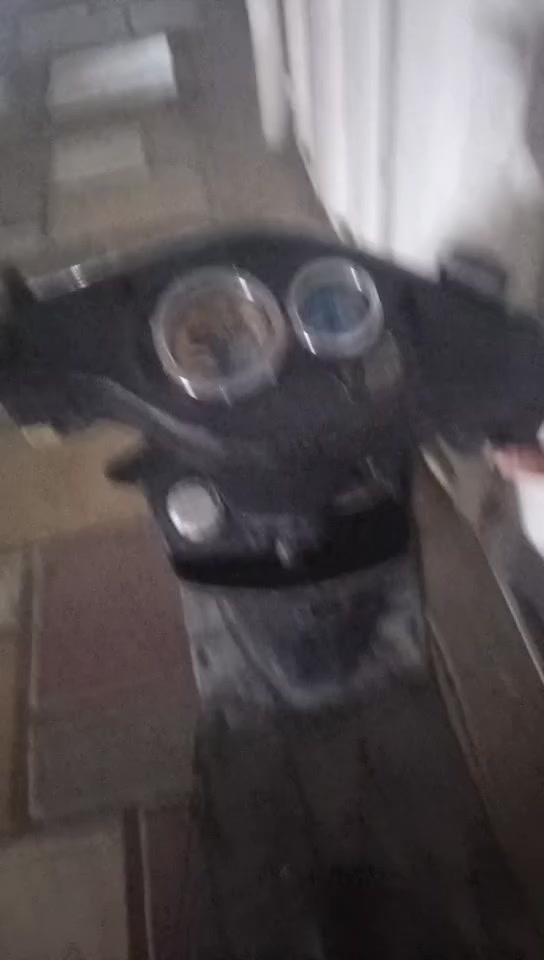 السلام عليكم دراجه للبيع كونكو السرعة ١٢٠ ابيع كوم حديد السعر ١٥٠ وبيها مجال مكاني بغداد.


**إذا كنت صاحب هذا الإعلان وتريد حذفه لأي سبب، رجاءا أرسل رسالة إلى الدعم الفني**