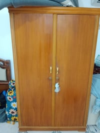 ميز • نضيف • للبيع