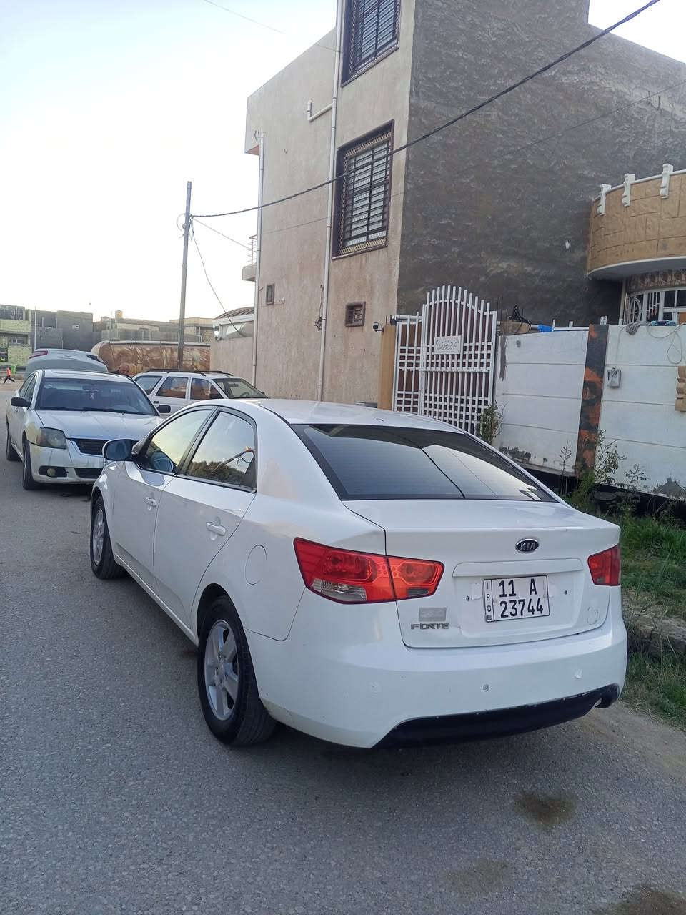 فورتي 2009 رقم بغداد الجديد سنويه لل 30 سياره جاهزه للاخير مكينه وكير حداديه مكفولات تبريد ثلج ❄️ تخم تاير جديد بيه صبغ 4 قطع  بدون دواخل بشرط ابيع احزام 
السعر 85 وبيه مجال مكاني بابل ‏‪***********‬‏
