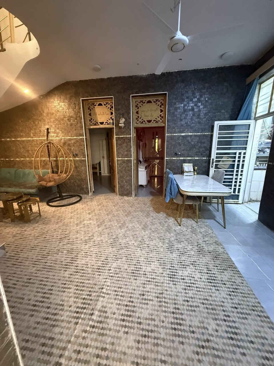 السلام عليكم بيت للبيع المساحه ٢٢٠
الموقع. الطينيه. خلف مول أهل الخير 

نوع ال عقار طابو زراعي سند ٢٥

السعر ١٧٥

بي مجال

***********
