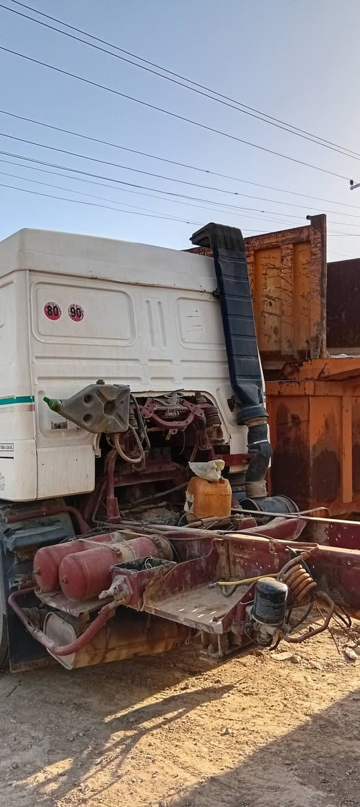 السلام عليكم للبيع رينو موديل ١٩٩٣ تحويل السعر ٤٠ ورقه وبيه مجال مسجله بل السنويه راس تريله *********** معرض ابن المدائن
