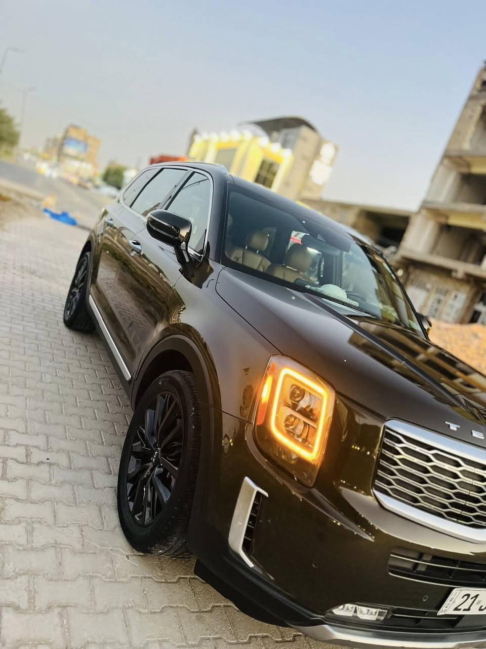 السلام عليكم
كيا تيلورايد موديل 2020
فئه SX
السياره فوول مواصفات
ماشيه 49 الف ميل 
فتحه سقف بانوراما ( دبل فتحه )
داخل عسلي 
تدفئه تبريد كشنات 
تدفئه مقود
كشنات vip
ذاكره كشن 
بردات ابواب خلفيه 
شحن وايرلس 
جنطه كهرباء
مرايا جانبيه شفط
رادار امامي وجانبي 
اشاره بالمرآة الجانبيه 
تحديد مسار 
وضعيات القياده عدد ( 5 ) 
الكراسي الاماميه كهرباء
اربع كامرات
حساسات امامي خلفي ( 8 حساسات )
لدات اناره داخليه متعدده الالوان اصل 
الحادث : خلفي ربع قبق جنطه + جاملغ خلفي ايمن 
الايرباكات : ايرباك برده
بالعراق صارت دحجه خفيفه بالباب خلف السايق موجوده صوره الدحجه 
مكان السياره نجف
رقم هاتف ***********
السعر 268 ورقه
