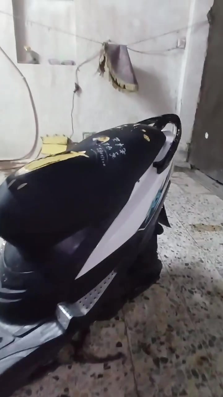 سلام عليكم دراجه ماكس عدله مكاني زعفرانيه ‎0775 364 7963
