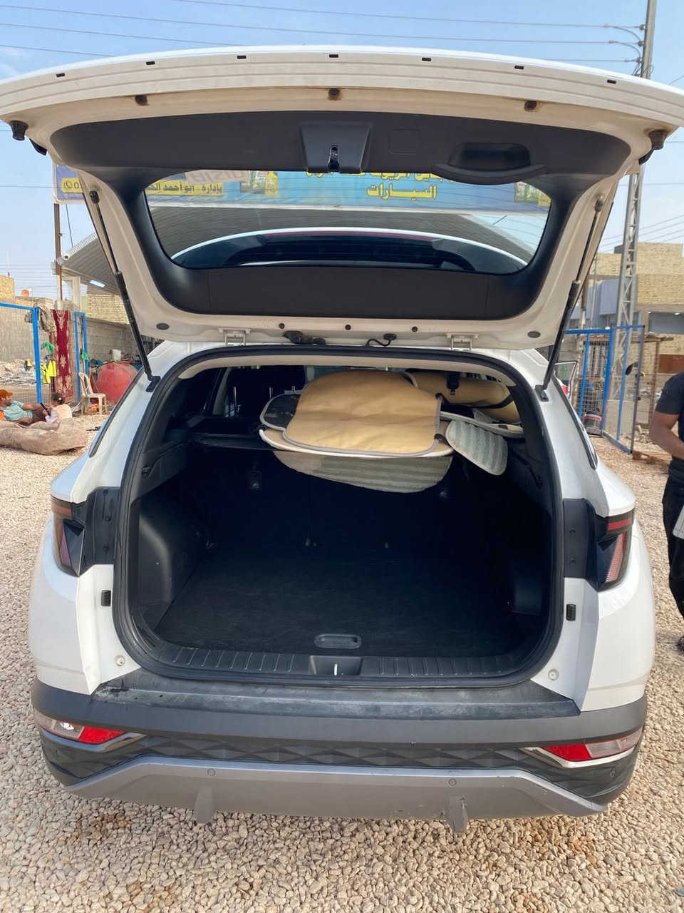 السلام عليكم
توكسان موديل 2020
محرك 2000 دوش سياره كفاله  خليجيه
فول عده البنراما
ماشيه 68
اوتو هولد 
سايد بريك بصمه بيبان بصمه 
بصمتين تشغيل
جنطه بصمه
كاميرا شاشه كار بلي
3 انظمه قياده
كراسي كهرباء 
لايت دوار
نزول منحدرات  وبعد مواصفات التوكسان 
بيها رصعه باب السايق زغيره كلش مامبيه 
السعر 189 مكان السياره نجف رقم التليفون ***********
