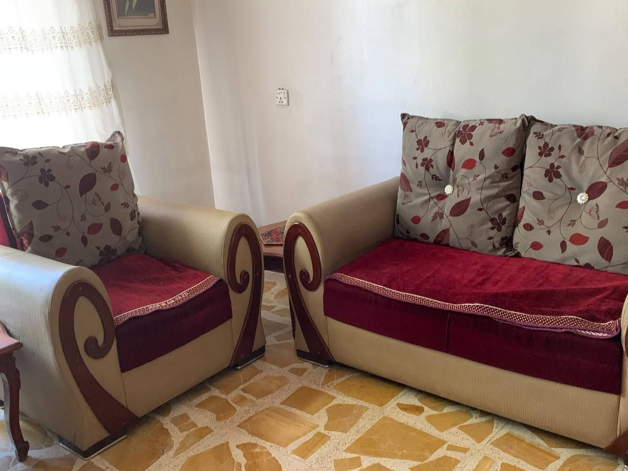 السلام عليكم
تخم عشر مقاعد للبيع 
بغداد الرصافة
السعر ٢٠٠ الف


**إذا كنت صاحب هذا الإعلان وتريد حذفه لأي سبب، رجاءا أرسل رسالة إلى الدعم الفني**