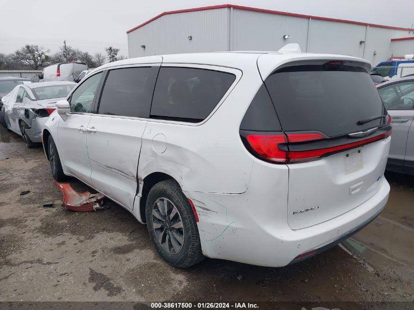 سلام عليكم اخوان
من رخصه الادمن المحترم، 
للبيع كلايسلر باسيفيكا 7 راكب موديل 2022 هايبرد ،بلك ان، ابيض اللون جديده جدا ،تقريرها كلين تايتل من المزاد، مواصفات فول ماعدا الفتحه Touring L،تنشحن من الكهرباء المنزلي وتمشي حدود 80 كيلو بدون اشتغال المحرك، محرك 6 سلندر حجم 3600سي سي ،كشنات جلد، حساسات دعاميه،كامرات امامي وخلفي وجوانب (5 كامرات) ،باب الجوانب كهرباء،الجنطه كهرباء ،حساس مسار،حساس تصادم،كشنات تدفئه وخزن، تبريد 3 قطع، شاشات بالكراسي،وبقيه المواصفات معروفه. بيهاطخه بسيطه حافه الجاملغ الخلفي تصلح وانصبغ.بدون اريباك،جميع الاريباكات سليمه 100%100. 
مرقم بغدادالدولي،
مكان السياره بغداد زيونه ،صور ورقم الشاصي موجوده في المنشور.
السعر 25600$ قابل للتفاوض يعني 256 ورقه
للاتصال *********** او ***********
