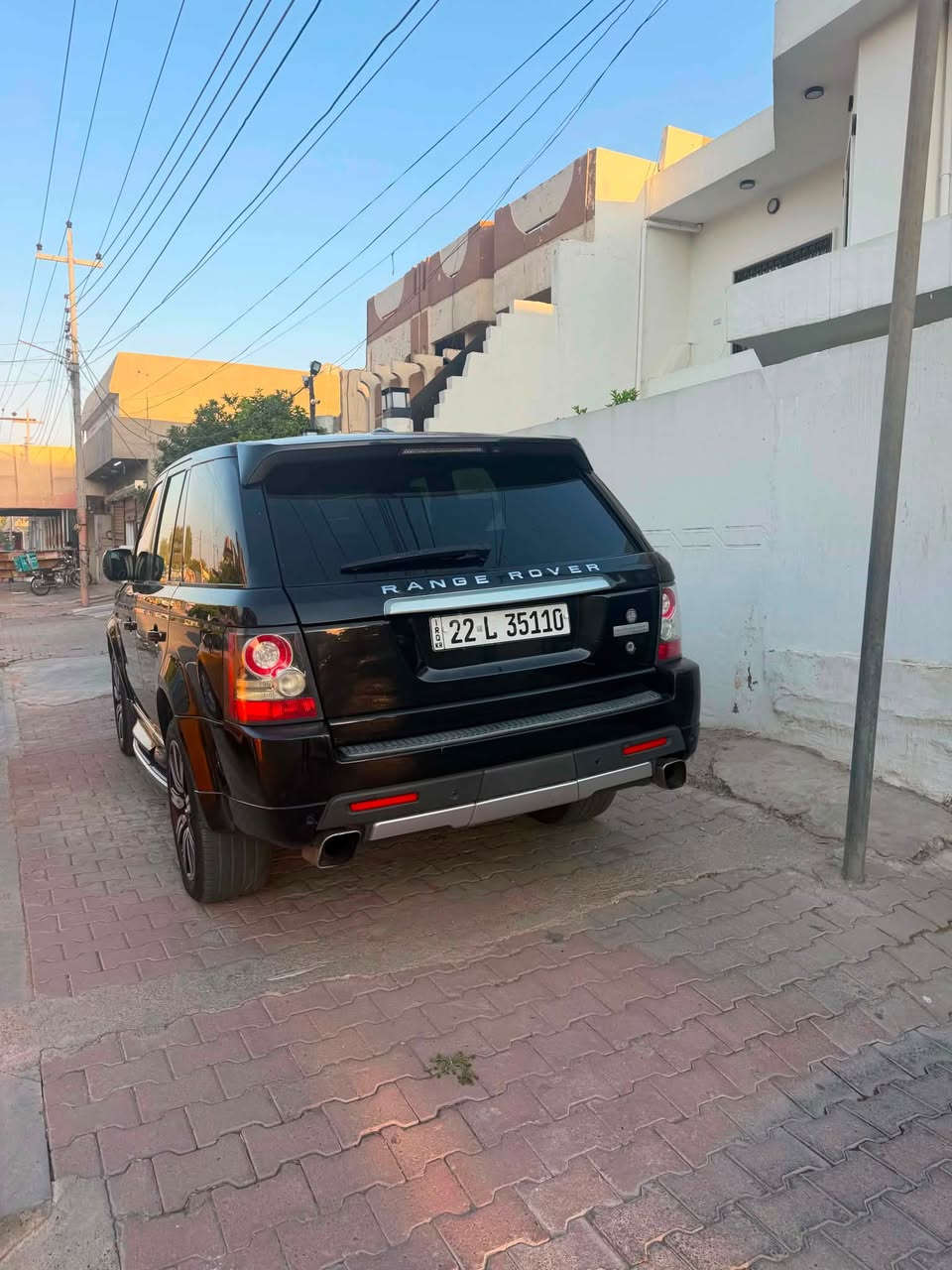 رانج روفر موديل 11 فول مواصفات سقف سلايت محرك بلادي فاحونه 8 سلندر سياره نضيفه بدون صبغ سعرها 135 رقم موبايل ***********
