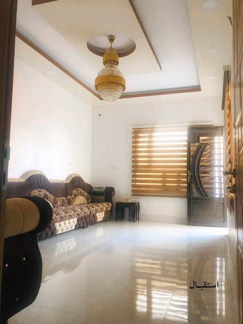 🏡 دار  للبيع  🏠
📍 الموقع: حي الصديق الأولى، قريب من سائدين الصديق الرئيسية.وقرب جامع المهيمن 🕌

✨ بناء حديث – سنة 2024

📐 المساحة: 150 متر مربع

📏 الواجهة: 7.5 متر

🛣️ شارع تبليط بعرض 12 متر

🏠 تفاصيل الدار:

🔹 طابقين كاملة 

🛏️ 6 غرف نوم

🔸 الطابق الأرضي:
• غرفتين نوم

• هول استقبال

• مطبخ

• صحيات

• كراج

🔸 الطابق الثاني:

• 4 غرف نوم

• هول

• صحيات

• بيتونة

مكتب العبيدي للعقار 

نستقبل جميع العروض 

***********
