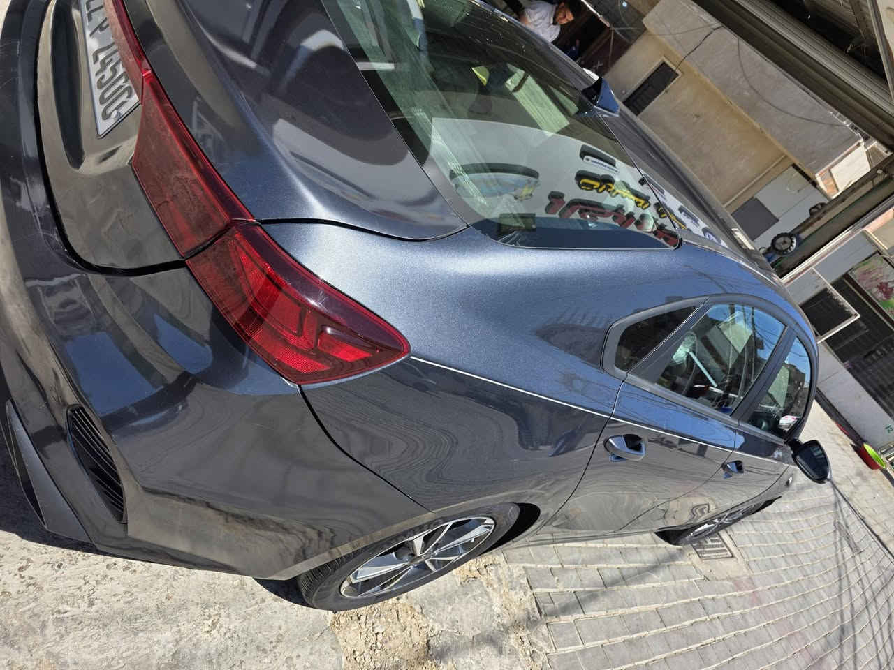 السلام عليكم #للبيع كيا فورتي 2024 وارد امريكي مواصفات lx
بيهة طخات بصفحة السايق والبنيد ومصبوغات بدون دواخل بدون دواخل
 رقم وهزة جدد تحويل شوكت ميعجبك
سيارة جاهزة وكاملة من كلشي
مواصفات السيارة:
مكينة 2000 دوش المرغوب
شاشة وكامرة
تحكم ستيرن جهتين
درايف مود وضعيات قيادة
تبريد وتدفئة خير من الله
رادار امامي وخلفي وجانبي
مثبت سرعة تفاعلي
نقطة عمياء بالمري
مانع تزحلق
ومواصفات البقية المعروفة
مكان السيارة:بغداد سبع ابكار
السعر: 112 وبيهة مجال بسيط
للاتصال: ***********
