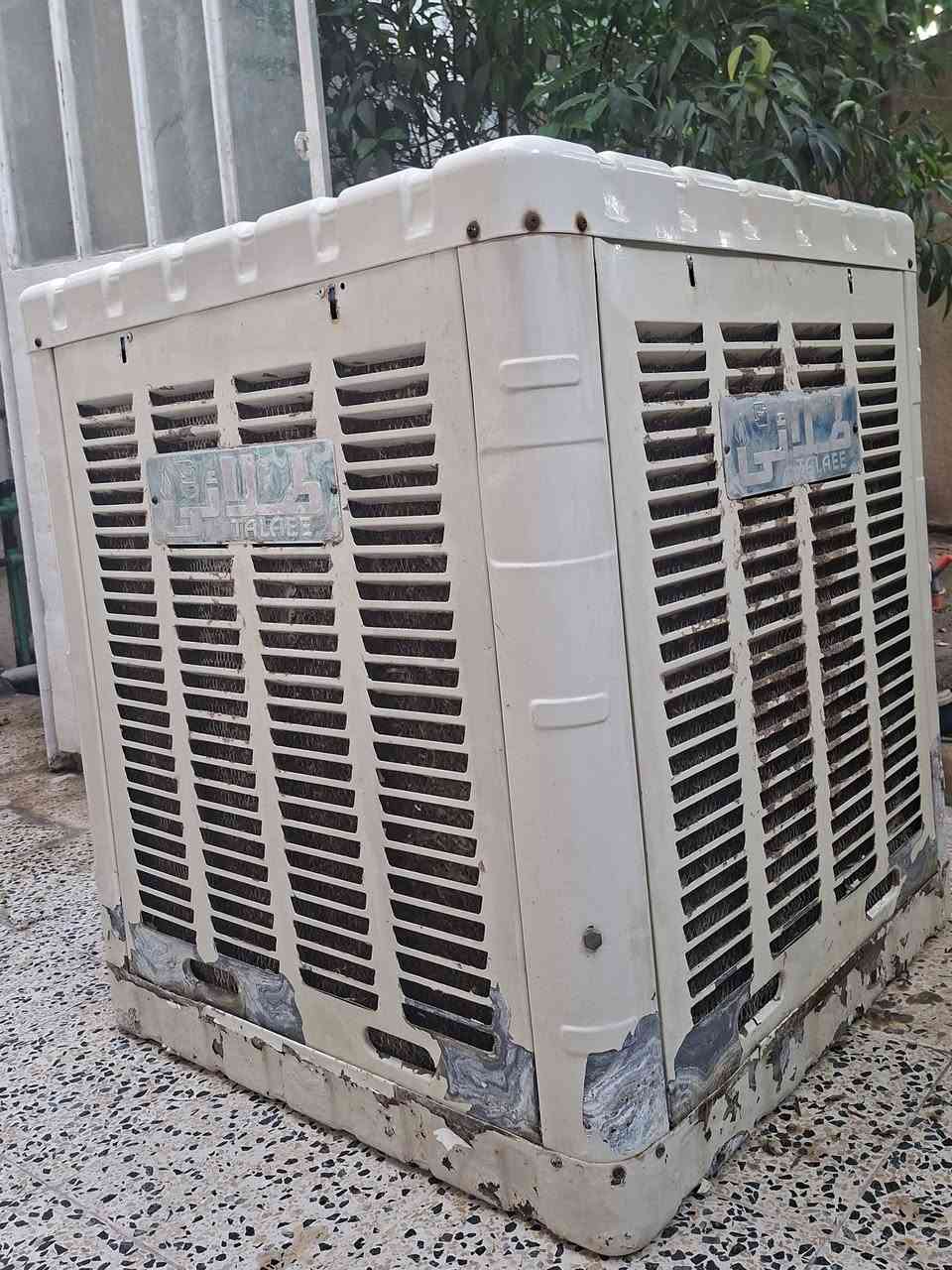 كشر مبردة ٢٥٠٠
 فقط كشر وبدون ماطور
السعر ٦٠ الف وبيها مجال بسيط
مكاني الايسر حي النور


**إذا كنت صاحب هذا الإعلان وتريد حذفه لأي سبب، رجاءا أرسل رسالة إلى الدعم الفني**