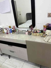 غرفة تكمة للبيع استعمال سنة  من ايدول تتكون من 7 قطع  جرباية ، ميز توا...