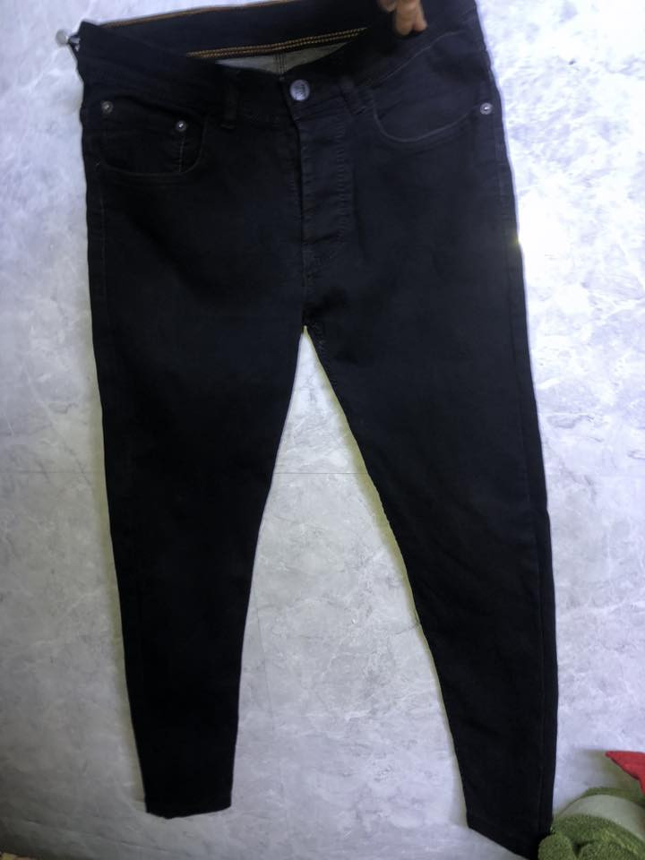 كابوي بوري  2. حجم٣٠.        اشتريتهم طلعو صغار علي اليريدهم اثنينهم١٢وتوصيل اكو          ***********
