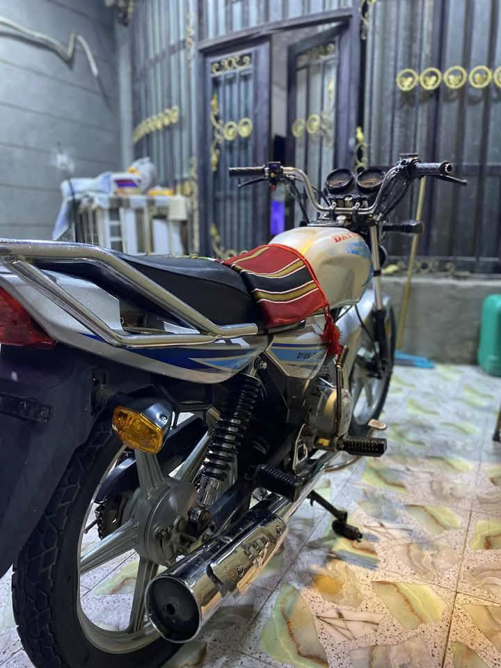 للبيع دايون عضم موديل 19 كلك 

السعر 550 وبيها مجال بسيط ويل خلفي جديد 

العنوان كربلاء طويريج 

رقمي ***********
