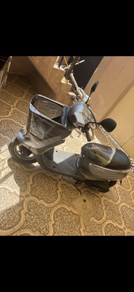 ياماها سله نفخ او سله جبيره دراجه نضيفه مابيها اي عيب بس صالنصه مبدله تجاريه السعر٤٥٠وبيها مجال الدراجه مالت بيت نضيفه الرقم***********
