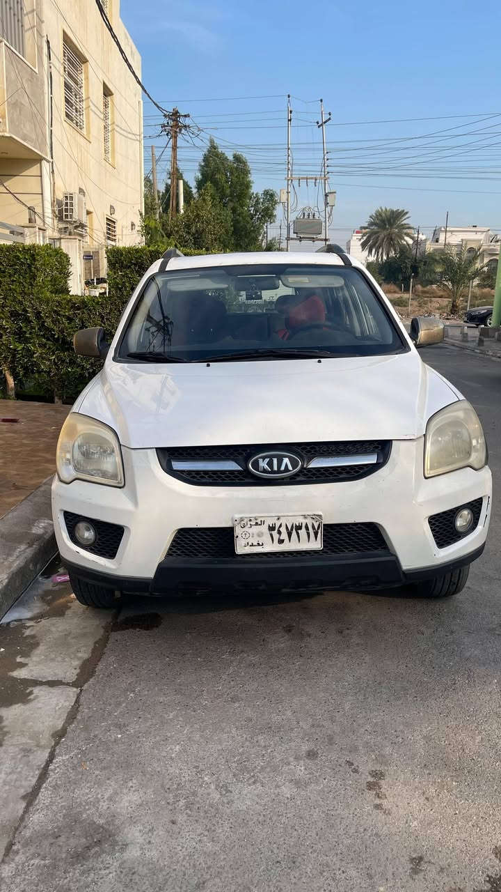 كيا سبورتچ
2009
وارد خليجي
فول مواصفات بيها تنته
لونها ابيض
ماشية 67000
بيها شاشة كار بلي
كامره خلفية
داشكام
سبير منازل
صدر امام خلفي جديد
 راديتر اصلي جديد
بطارية اميرون جديدة
مدوشمها من الداخل هم جديد
السيارة كاملة مكملة مناقصها اي شي
ضررها :- ضربة بلباب مال سايق على كد شبر مرجعي بارد و صابغين الباب و الباب الوره السايق فاتحيها علمود يصبغون باب السايق و مرجعيها يعني بلادية لا مبدلة ولا مصبوغة ولا اي شي بس فاتحيها لان مصلحيها قديم كلش و سونارها موجود 
السعر 135 وينزل من عدها فلوس الرقم 
رقم صاحب السيارة. ***********
