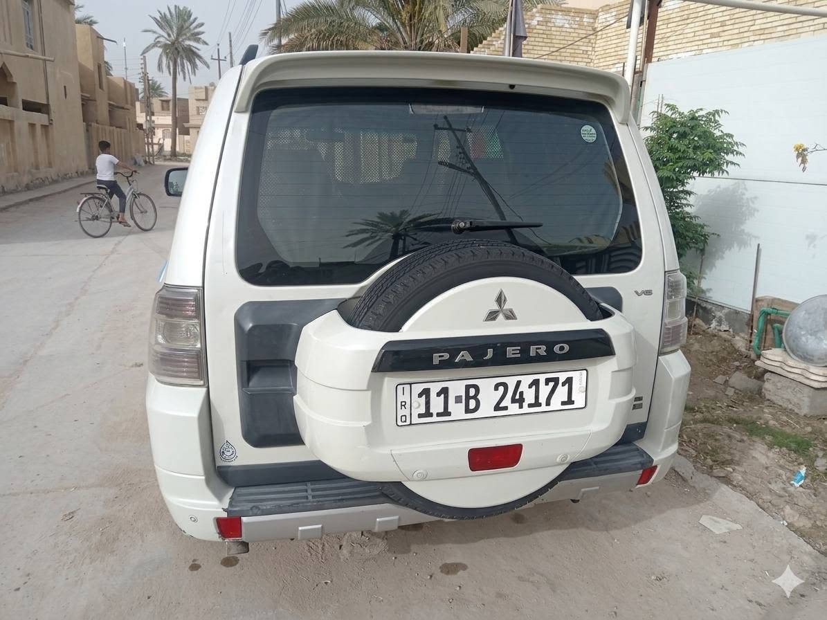 بايجيرو حبتور ٢٠٠٩ فول مواصفات دمام شاشه كشنات جلد وكهربأء فتحه مري شفط سعره ١١٢ بيها جاملاغات كلير مع حالوب خفيف مامبين مكان ***********
