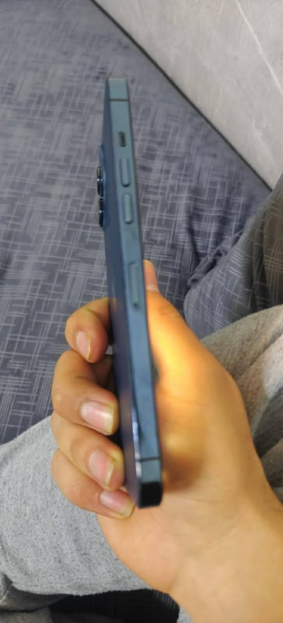 ايفون 12بروماكس فول نضافه
ذاكره 128
بطاريات 86
دبل سيم مو تك 
مستبدل شاشا فقط فيس ايدي متوقف
نضافه 100%
سعر 380
تواصل خاص او تصل عل رقم
***********
***********
