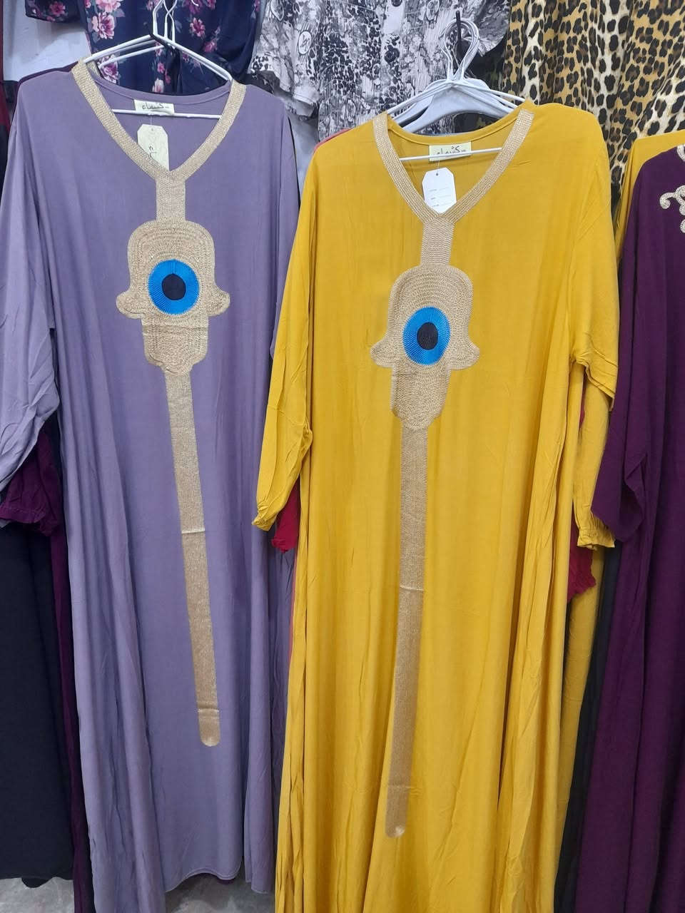 حبايبي رمظان كريم علينه وعليكم بالخير والبركة عروض الدشاديش الكشمير موجود قياسات وموديلات سعر ١٠الاف وموجود توصيل داخل أبو عظام والمناطق القريبه ومتواجدين وره الفطور وأهلا وسهلا حبايبي واتساب ***********
