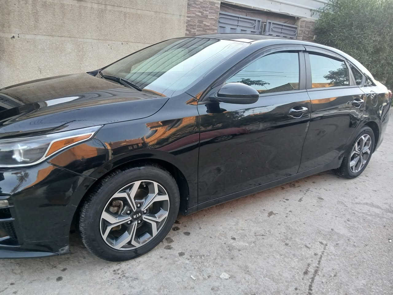 السلام عليكم كيا فورتي وارد امريكي موديل ٢٠٢٠ ماشيه ٥٢ميل رقم اربيل تريد وكاله تريد تحويل مضمون حادث امريكا بالصور اوبيها حادث بالعراق جاملغ خلفي قطعه وحده صبغ بدو لاحوض ولا لغد ولا شاصي يعني السياره قطعه وحده صبغ كير اومكينه بلادي ممفتوح برغي بيها مكان السياره بغداد حي الاعلام الاتصال على الرقم ***********
