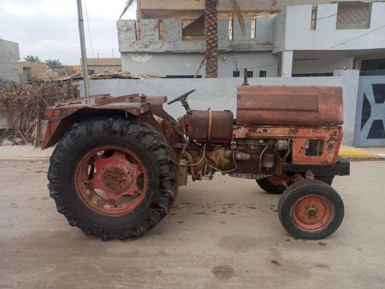 السلام عليكم للبيع عنتر موديل 82 جاهزه نكره سلف عنوان ديالى رقم ***********
