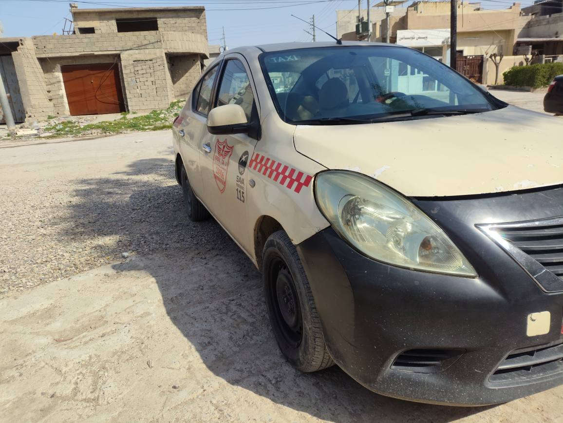 نیسان لاکشمیبای تەکسی
مۆدیل 2014
بیلاد سپی یە
گێڕ و مەکینە و تەبرید بە شەرت
جەمپەکی پشتی هەیە
جەمپەکی خەفیفی پێشی هەیە
جامرغەکی پشتەوە سبوغی هەیە
قان قان مەعجونی هەیە
سەنەوی نوێ یه هەتا 2030
ژمارەی خاوەنی: *********** أربيل, العراق
