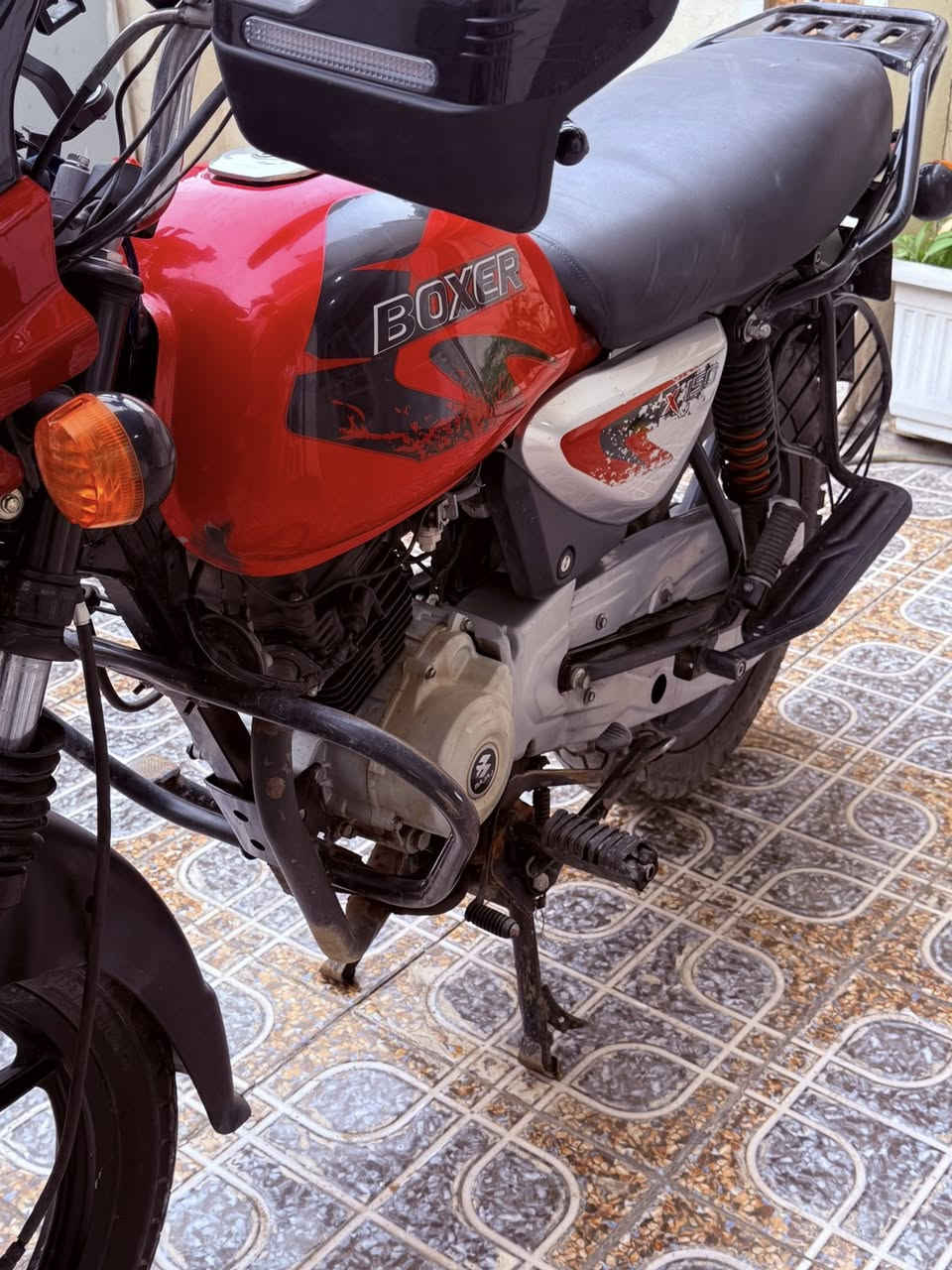 سلام عليكم 
بوكسر ٢٣ رقم انكليزي 
دراجه خير من الله علئ ايد من شركه اني نزلته 
جاهز من كلشي دراجه كبل اشتغل بيها 
عارضها مليونين و ١٠٠  وبيها مجال حك جيه


**إذا كنت صاحب هذا الإعلان وتريد حذفه لأي سبب، رجاءا أرسل رسالة إلى الدعم الفني**