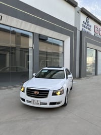 امكراند ٢٠١٣ • بدون صبغ • مقاعد جلد