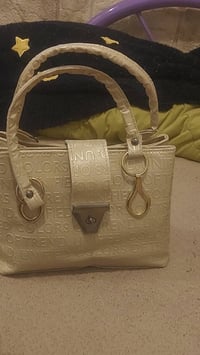 بوت أسود ٣٨ • بيجي جلد ٤١ • ما مستخدمة