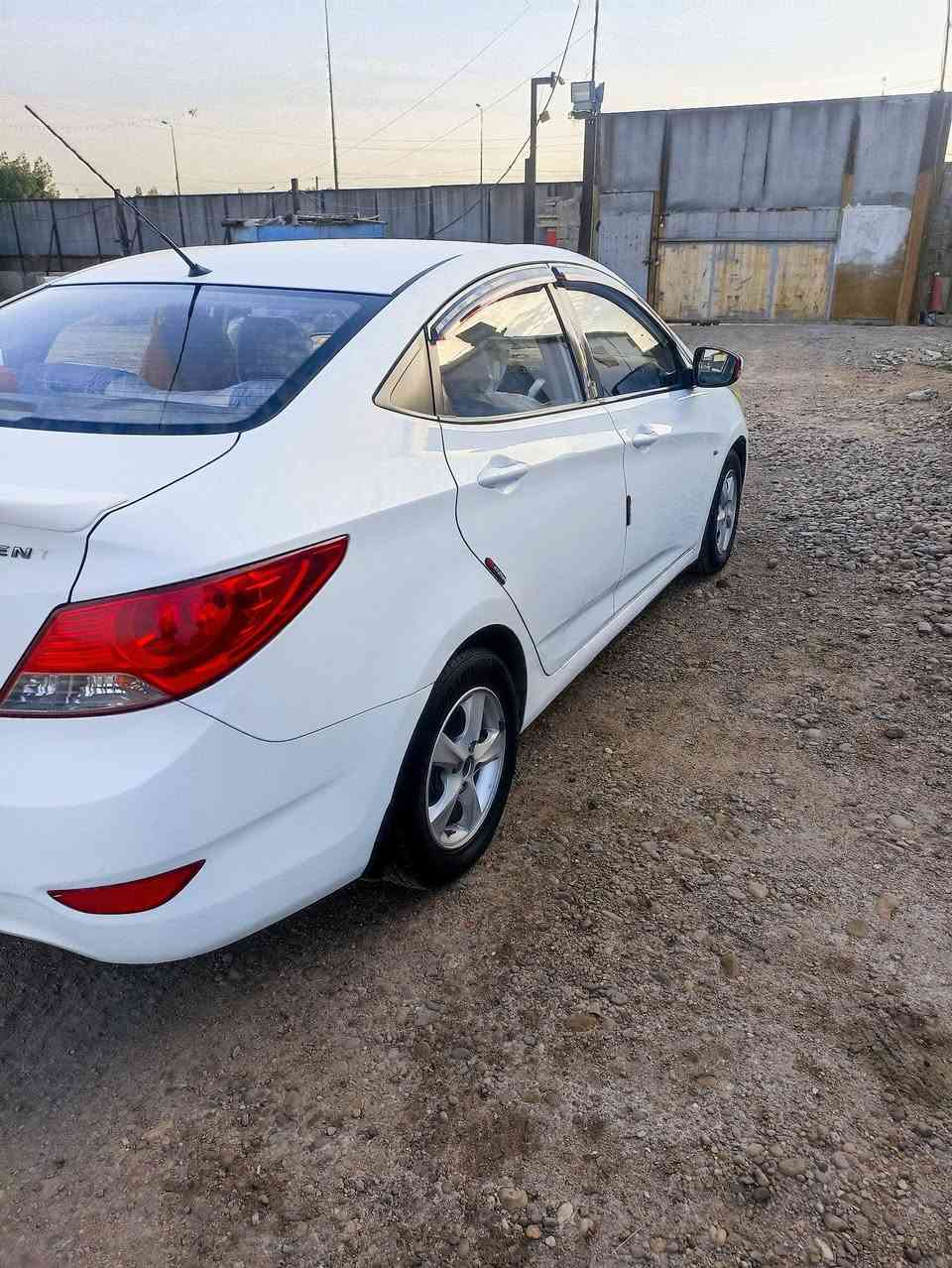 اكسنت 2013 محرك 1600دوش خليجي رقم بغداد الدولي تحويل ثاني يوم السيارة نظيفه كلش محرك كير تبريد مكفولات  تخم تأير جديد صدرها جديد غرفتها نظيفه كلش كاعيه جلد شاشه كاميرا دواره تحكم ستيرن جهتين بيها قطعتين صبغ موضح بالصور علامه حمره والباب كذلك ربعه بي بارد السعر 97 وبيها مجال ترهم مراوس اي سيارة حتى لو كيو كيو وينطي فرق  العنوان السيدية أو بسمايا  ( *********** )   ( *********** ) الشراي يتصل ويدلل
