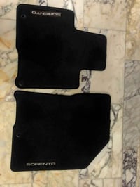 ارضيات سورنتو اصليات  2016-2020 جديدات الاماميات فقط السعر 30  0771666...