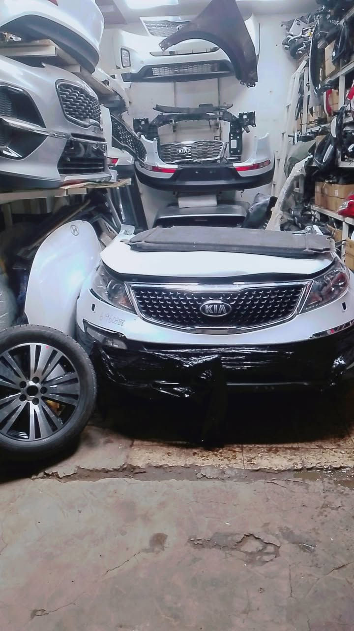 السلام عليكم 
يتوفر ادوات سبورتج كل الموديلات خليجي وامريكي 
العنوان سوق بغداد القصر الابيض 
استفسار 📞 ***********
