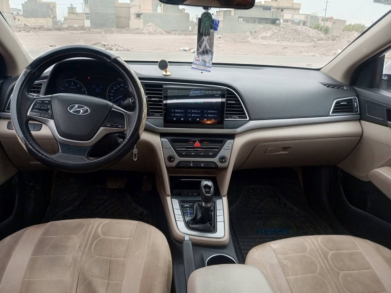 الانتر خليج  17 للبيع كير محرك وتبريد كفاله عامه سياره ماشية 132 الف  محرك2000 دوش مواصفات فووووول فتحه إشاير بالمري مصبوغ عام اثر جراد يرادله شويه ترتيب رقم بغداد دولي جديد سعر 98 وبيه مجال بسيط للاستفسار اتصال ***********
