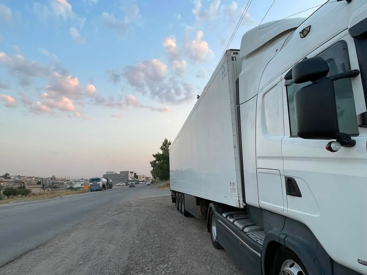 اسكانيا موديل٢٠١٥ كير اوتوماتيك فول مواصفات براد شمتز شاصي سمك ٧ موديل ٢٠٠٨ تخم تايرجديد 
سعر البراد ١٤٠$ بدون راس 
سعر الكامل ٤٦٠$
***********
***********
