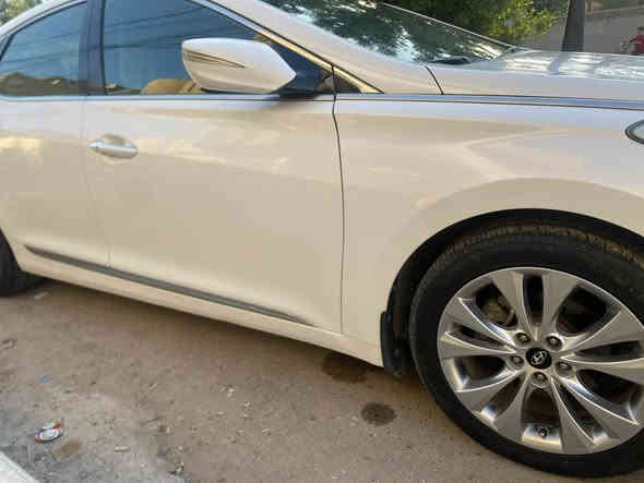 هونداي ازيرا 2012
وارد خليجي محرك كير مكفولات 
لا يوجد ضرر فقط قطعه بارد ورصعات وشخوط كما موضح في السونار 
تبريد ثلج 
ماشيه 134 الف كم 
كشنات جلد بردات خلفيه كشنات كهرباء قطعتين تبريد خلفي 
شاشه كامره 
حساس امامي خلفي 
داخل اسود وقرميدي 
رقم صلاح الدين الانكليزي 
سنويه 2029
السياره بااسم اخويه شرط التحويل 
الاستفسار ع خاص او على الرقم 
***********
السعر133وبيها مجال بسيط
