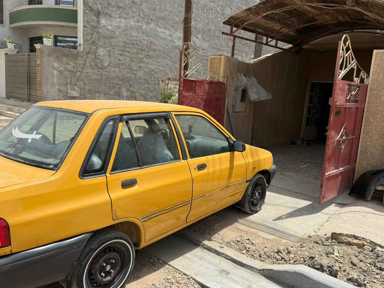 السلام عليكم
سايبا موديل ٢٠١٥ مكينة كير شواصي كلة مكفول مصفرة هيئة وغرامات  بيهة الكصة مال البنيد مصبوغة اثر رصعات و الباقي لا ضرر ولا رصعات ولا صبغ 
مكان السيارة بغداد المشتل   ***********
السعر ٣٥ وبي مجال
